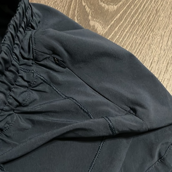 Lululemon Track That Short *5"
True Navy Size 4 - Picture 5 of 8